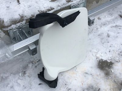 Сломанное кресло на стадионе московского "Динамо". Фото: twitter.com/boyarskiy17